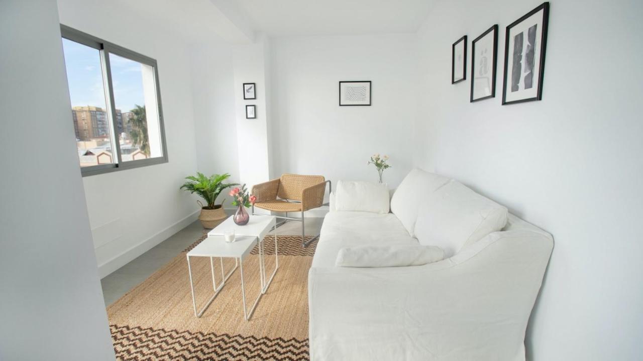 Enjoy On The Beachfront Apartment Málaga